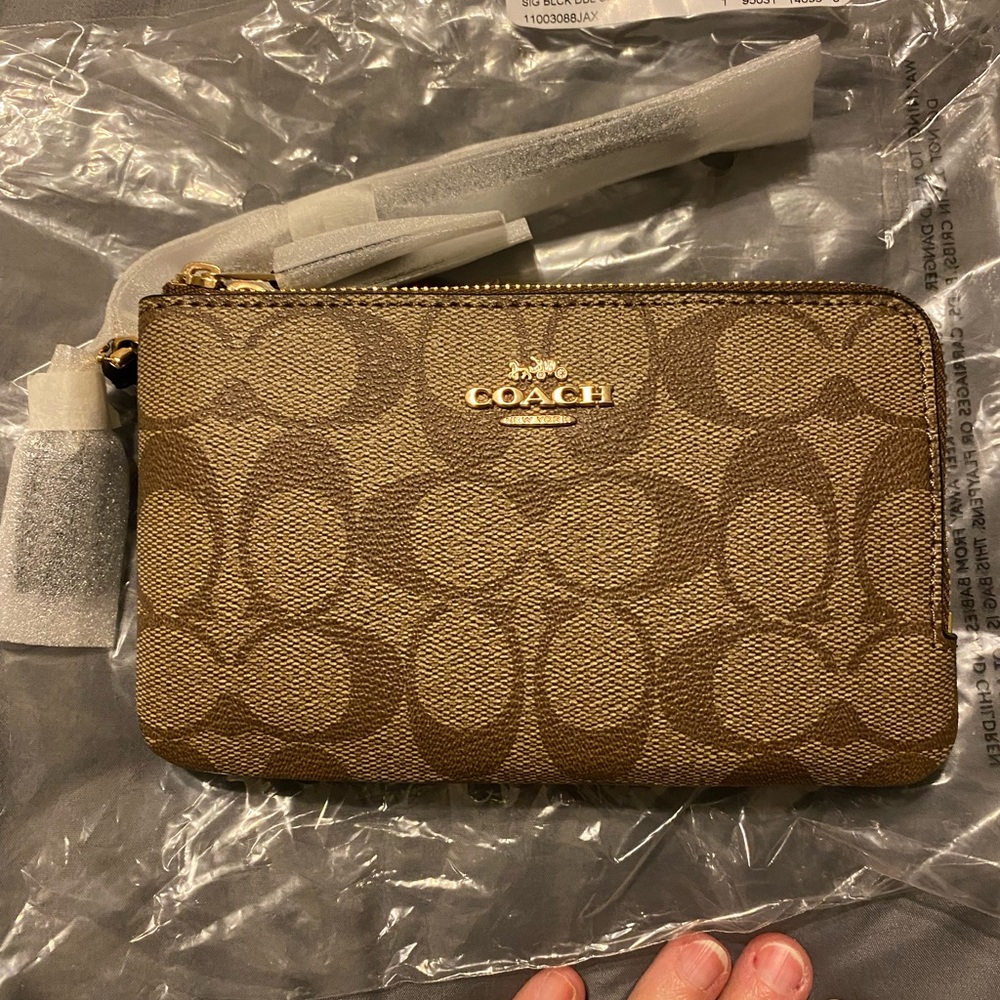 NWT Double Corner Zip Wristlet In Signature Canvas